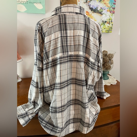 American eagle oversized flannel pullover - Picture 3 of 3